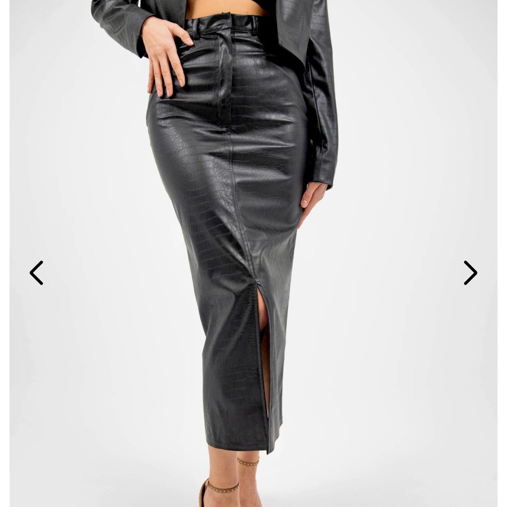 Missguided black Faux Leather Croc Split Front Midi Skirt